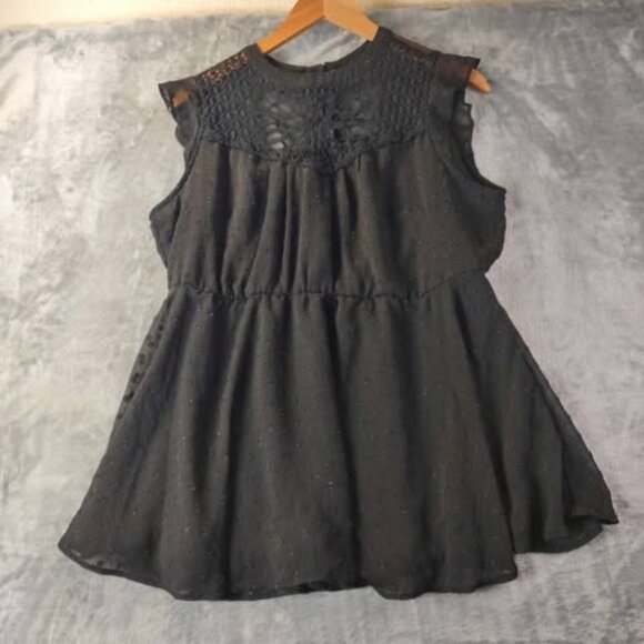 Torrid Black Sleeveless Crochet Yoke SwissDot Top 00 Dark Elegance Feminine Edge - Picture 1 of 13